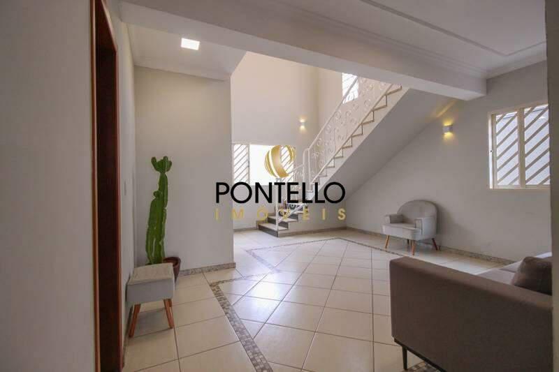 Casa, João Pinheiro, 5 Quartos, 5 Vagas, 1 Suíte
