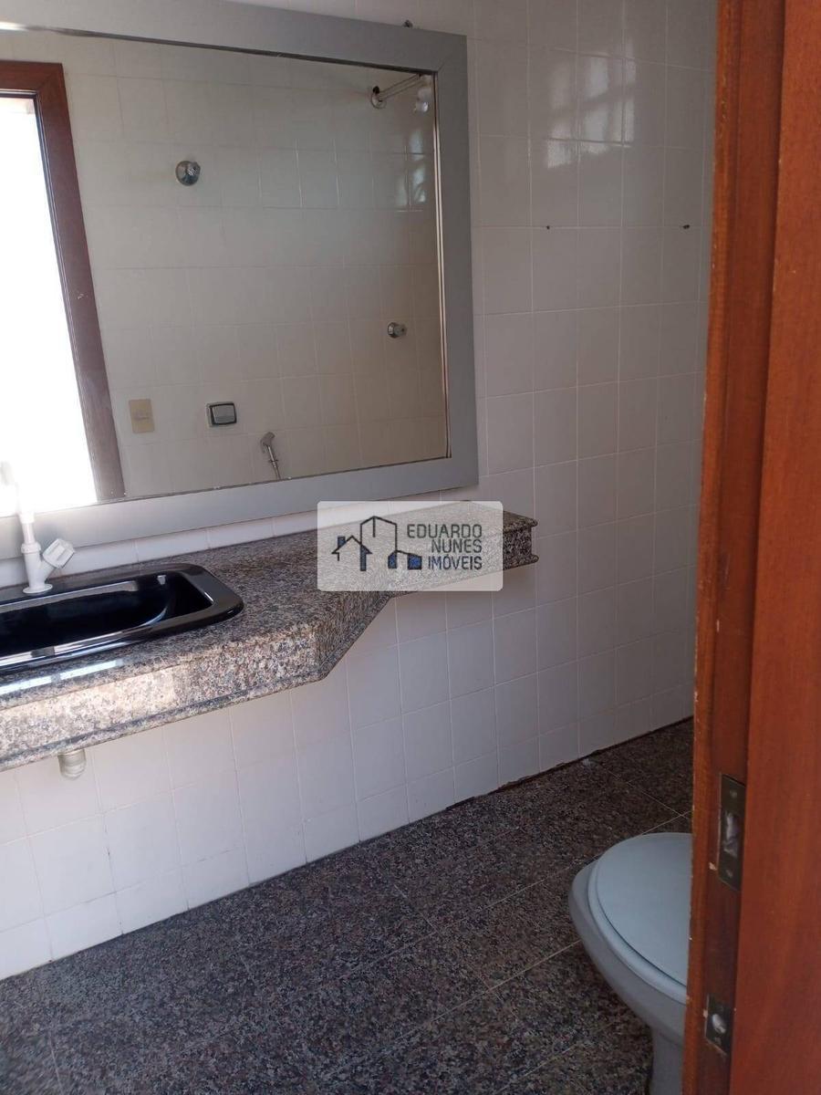 Casa, Santa Lúcia, 4 Quartos, 8 Vagas, 2 Suítes