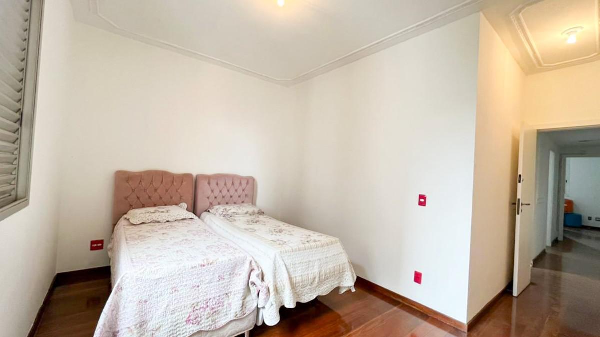 Apartamento, Funcionários, 4 Quartos, 2 Vagas, 1 Suíte