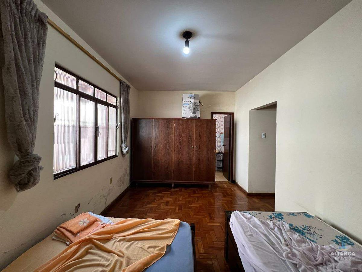 Casa, Centro, 3 Quartos, 4 Vagas, 2 Suítes