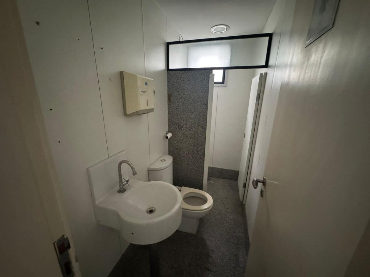 Casa Comercial, Floresta, 20 Quartos, 2 Vagas