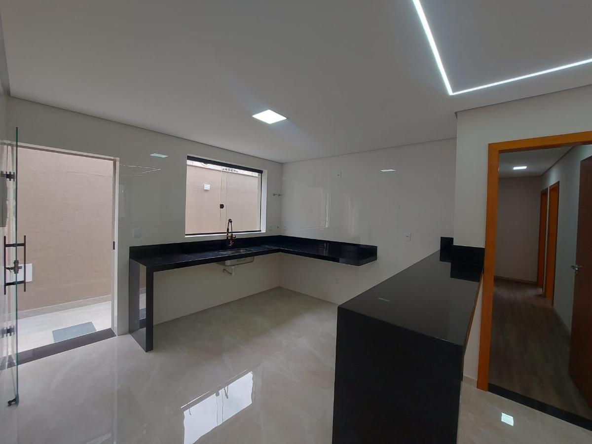 Casa, Planalto, 4 Quartos, 4 Vagas, 1 Suíte