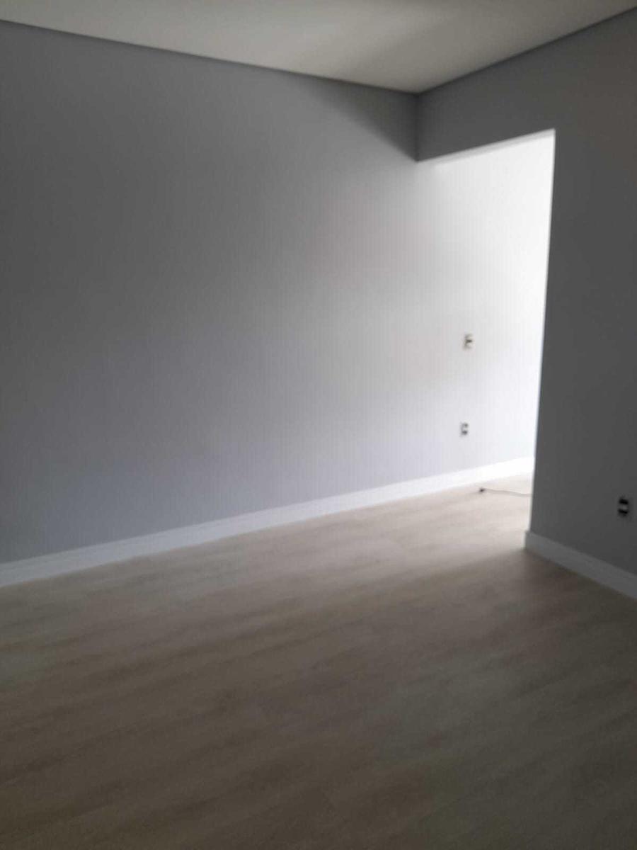 Casa, Cabral, 4 Quartos, 6 Vagas, 3 Suítes