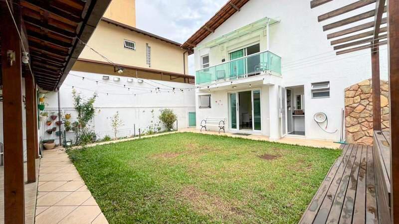 Casa, Planalto, 3 Quartos, 2 Vagas, 1 Suíte