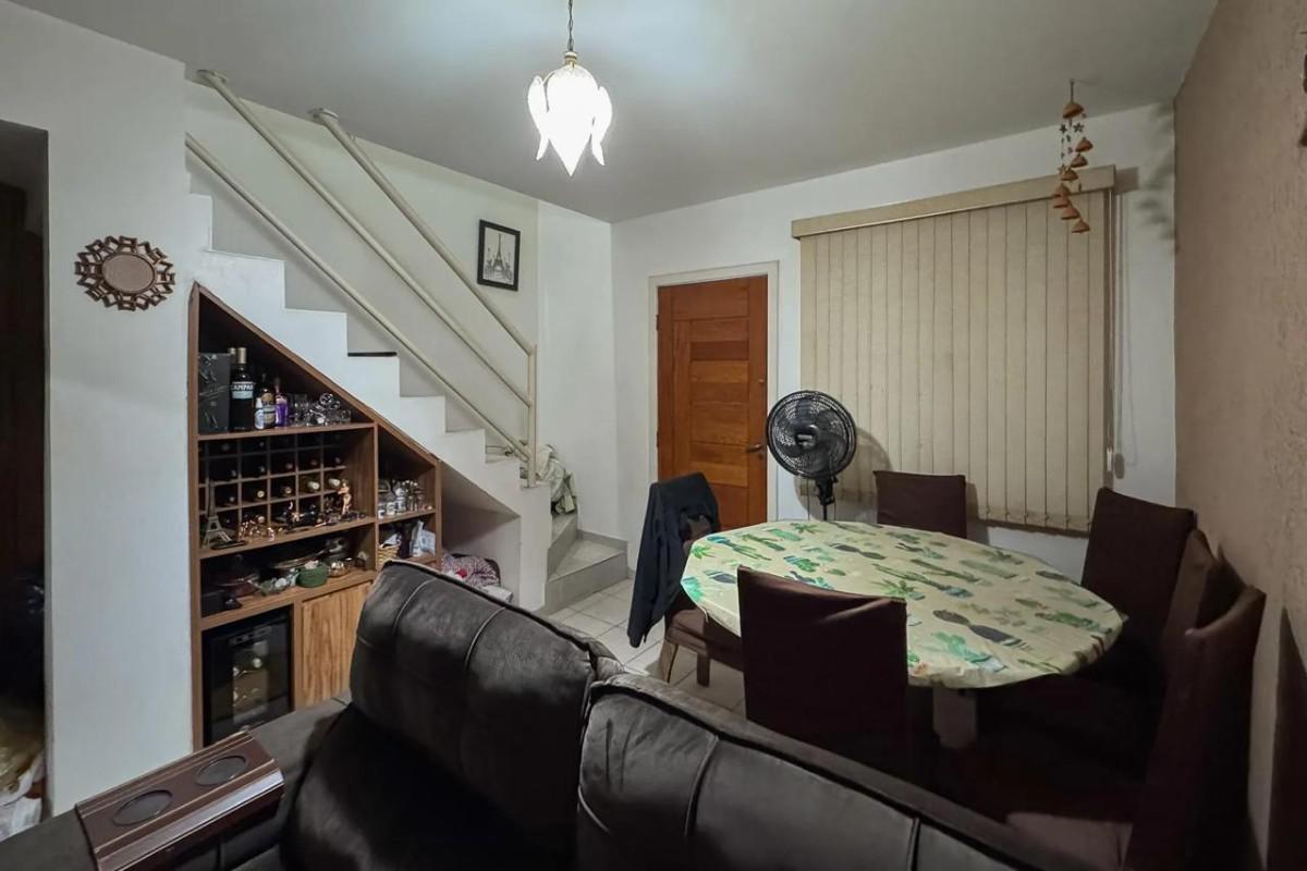 Casa, Fernão Dias, 2 Quartos, 1 Vaga