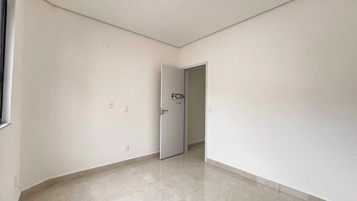Casa, Santa Branca, 3 Quartos, 2 Vagas, 1 Suíte