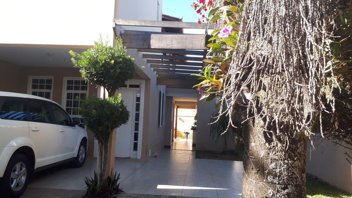 Casa, Ingá, 3 Quartos, 4 Vagas, 1 Suíte