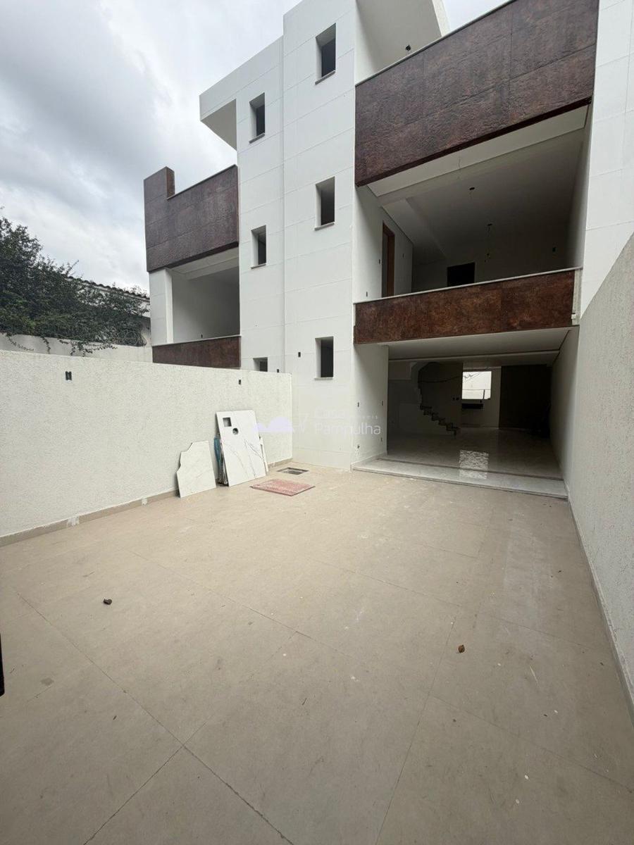 Casa, Santa Mônica, 3 Quartos, 4 Vagas, 1 Suíte