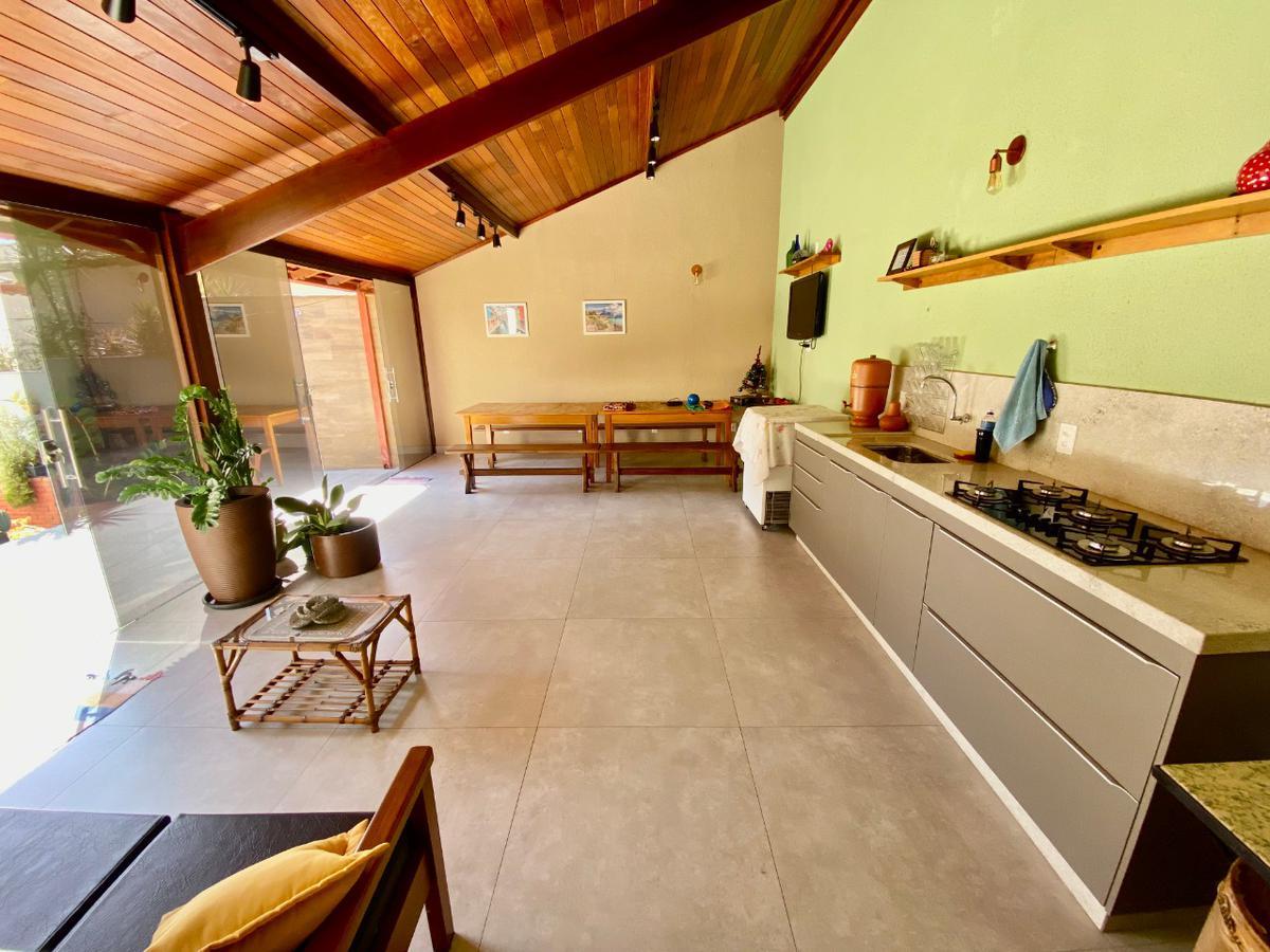 Casa, São José, 4 Quartos, 4 Vagas, 2 Suítes