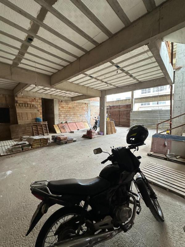 Andar, Centro, 0 Quarto, 0 Vaga