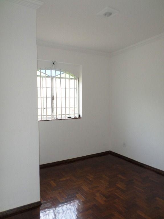 Casa, Centro, 5 Quartos, 0 Vaga, 1 Suíte