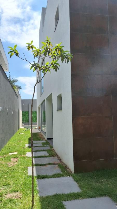 Casa, Trevo, 4 Quartos, 2 Vagas, 2 Suítes