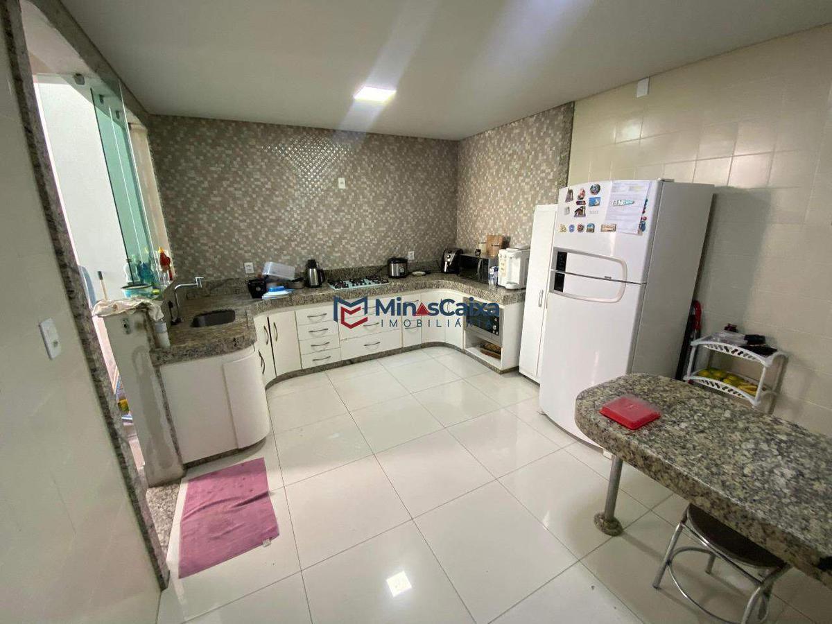 Casa, Santa Maria, 4 Quartos, 3 Vagas, 3 Suítes