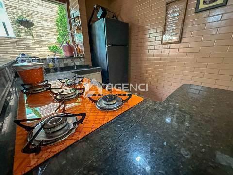 Casa, Camargos, 3 Quartos, 0 Vaga, 2 Suítes