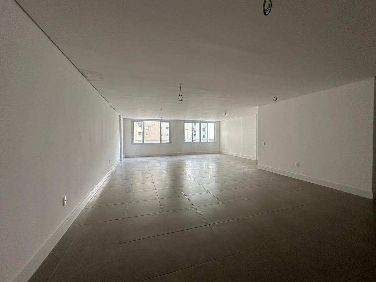 Sala, Lourdes, 1 Quarto, 0 Vaga