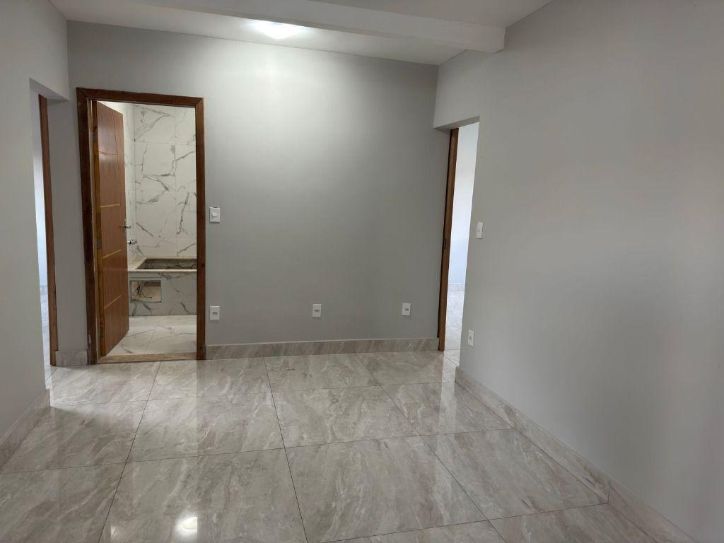 Casa, Nações Unidas, 2 Quartos, 0 Vaga, 1 Suíte