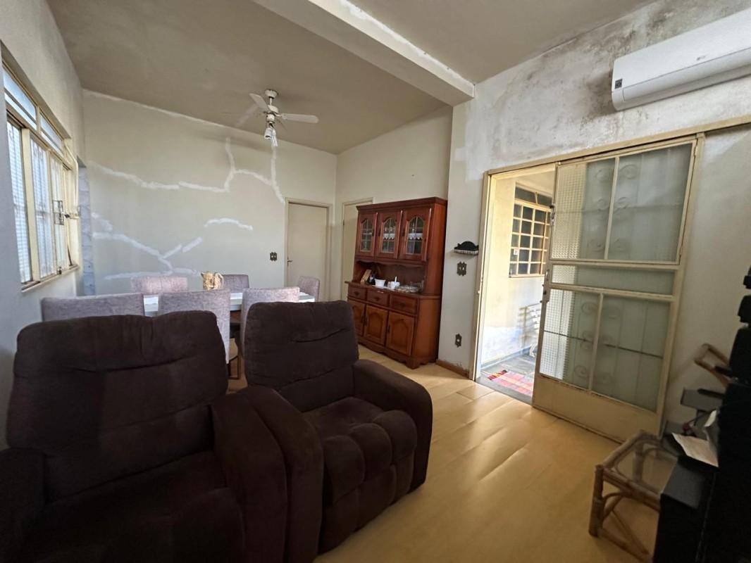 Casa, Centro, 3 Quartos, 2 Vagas