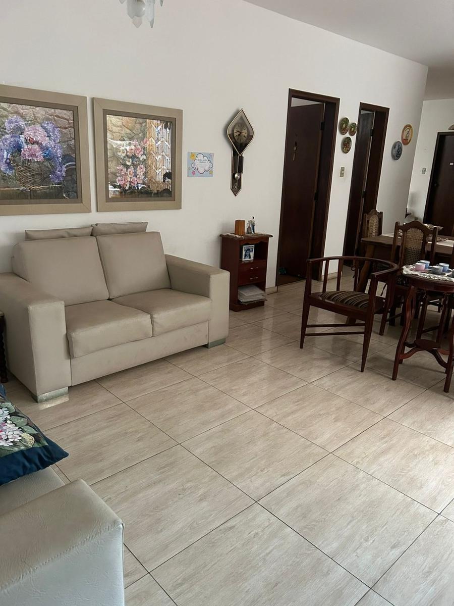 Casa, Centro, 5 Quartos, 0 Vaga, 3 Suítes