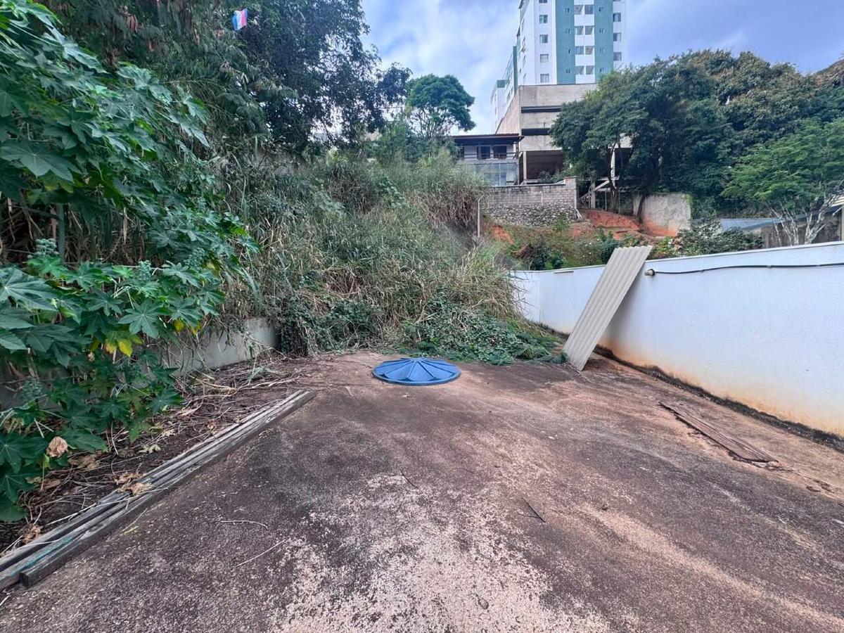 Casa, Cinquentenário, 0 Quarto, 0 Vaga