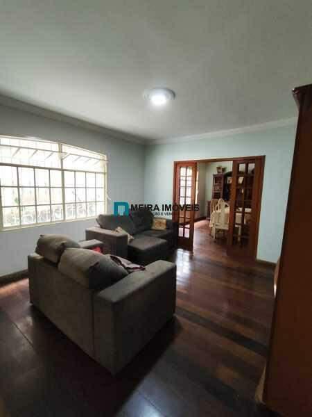 Casa, Planalto, 7 Quartos, 5 Vagas, 3 Suítes