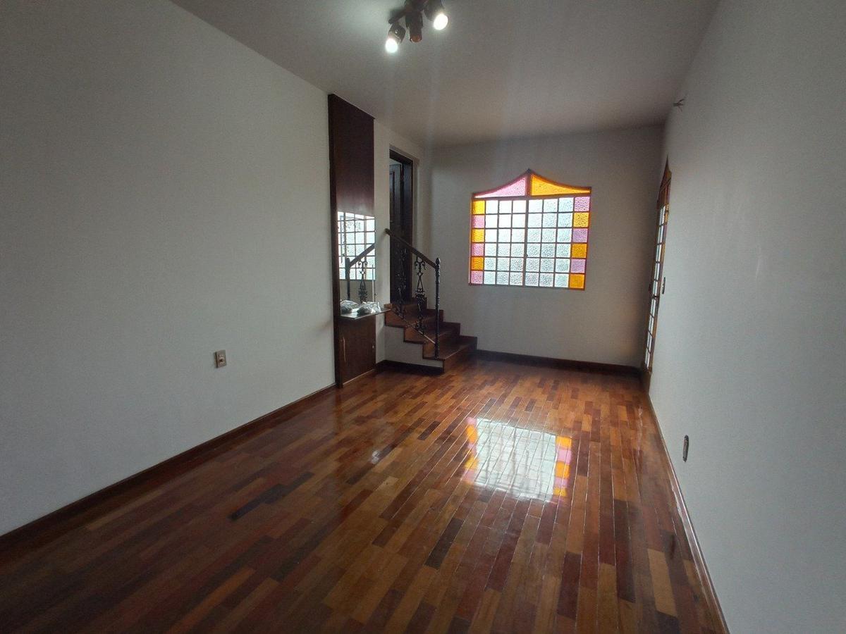 Casa, Santa Branca, 3 Quartos, 1 Vaga, 1 Suíte