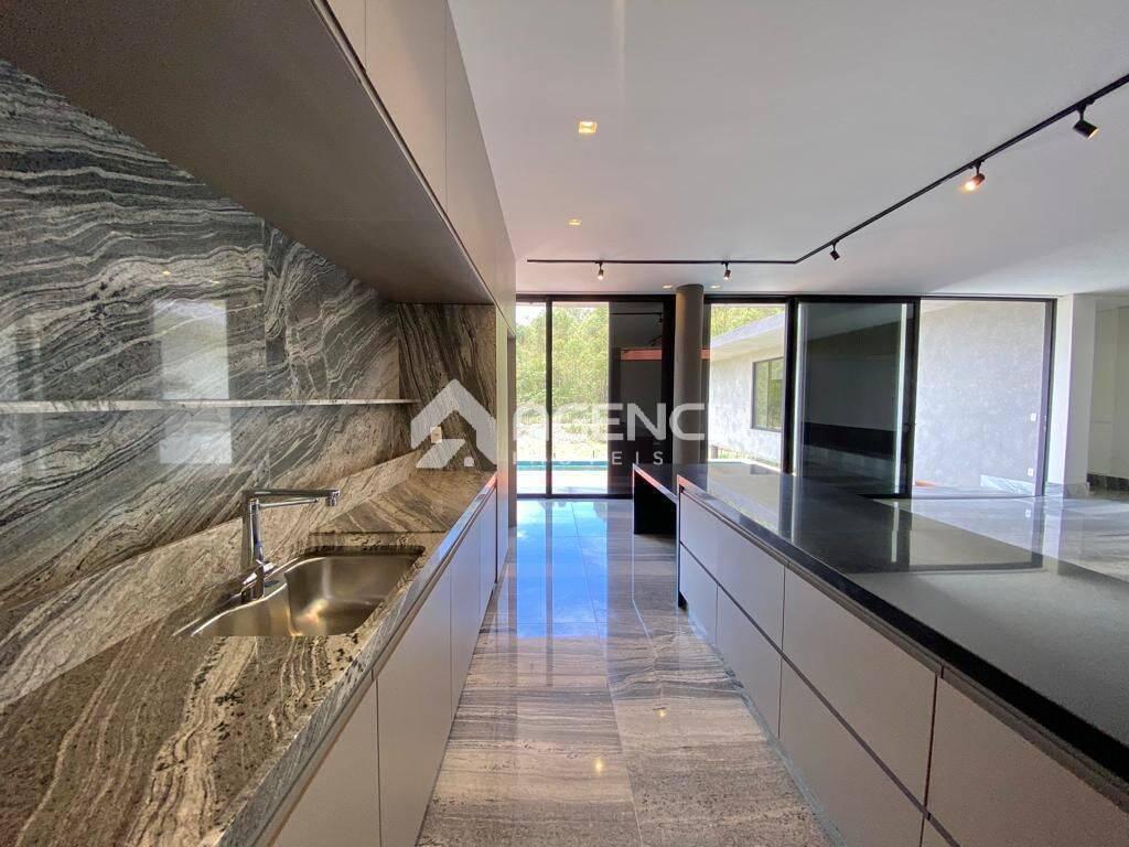 Casa, Alphaville - Lagoa dos Ingleses, 4 Quartos, 0 Vaga, 4 Suítes