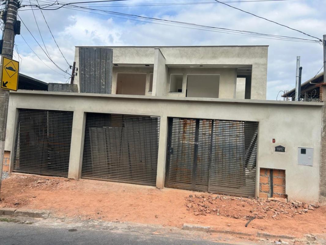 Casa, Cardoso (barreiro), 6 Quartos, 6 Vagas, 1 Suíte