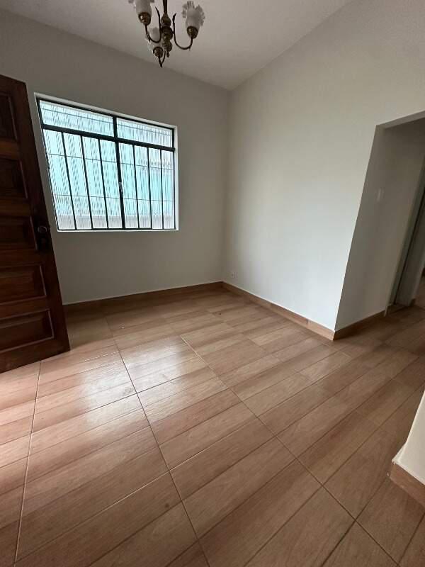 Casa, Sagrada Família, 0 Quarto, 1 Vaga