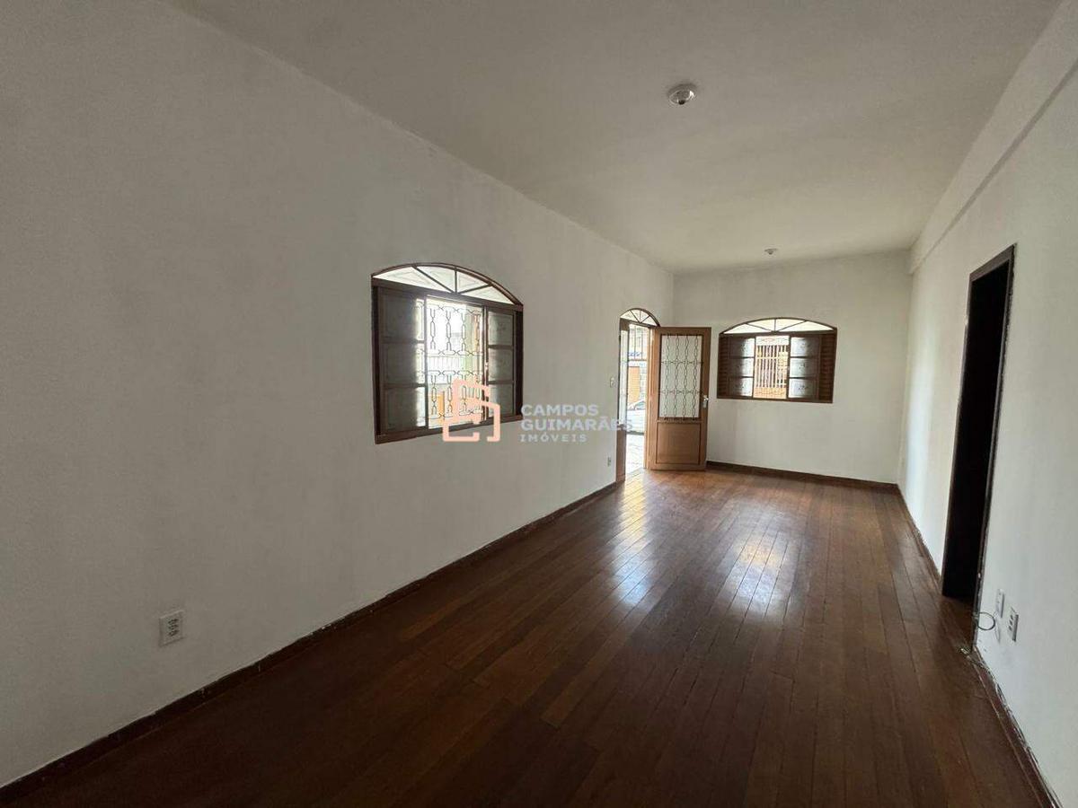 Casa, Das Industrias I (barreiro), 3 Quartos, 3 Vagas, 1 Suíte