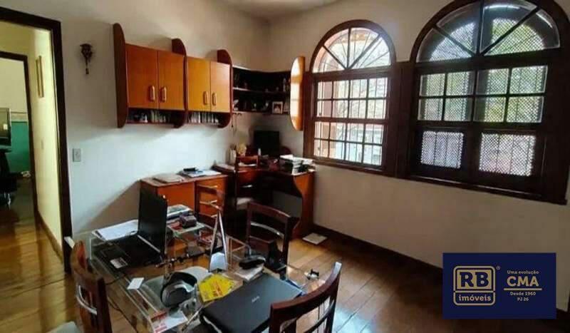 Casa, Luxemburgo, 5 Quartos, 4 Vagas, 2 Suítes