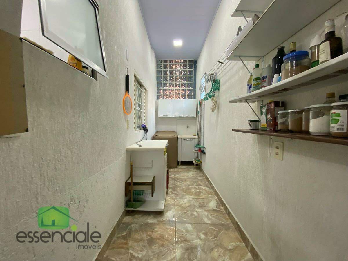 Casa, Conjunto Água Branca, 4 Quartos, 3 Vagas, 1 Suíte