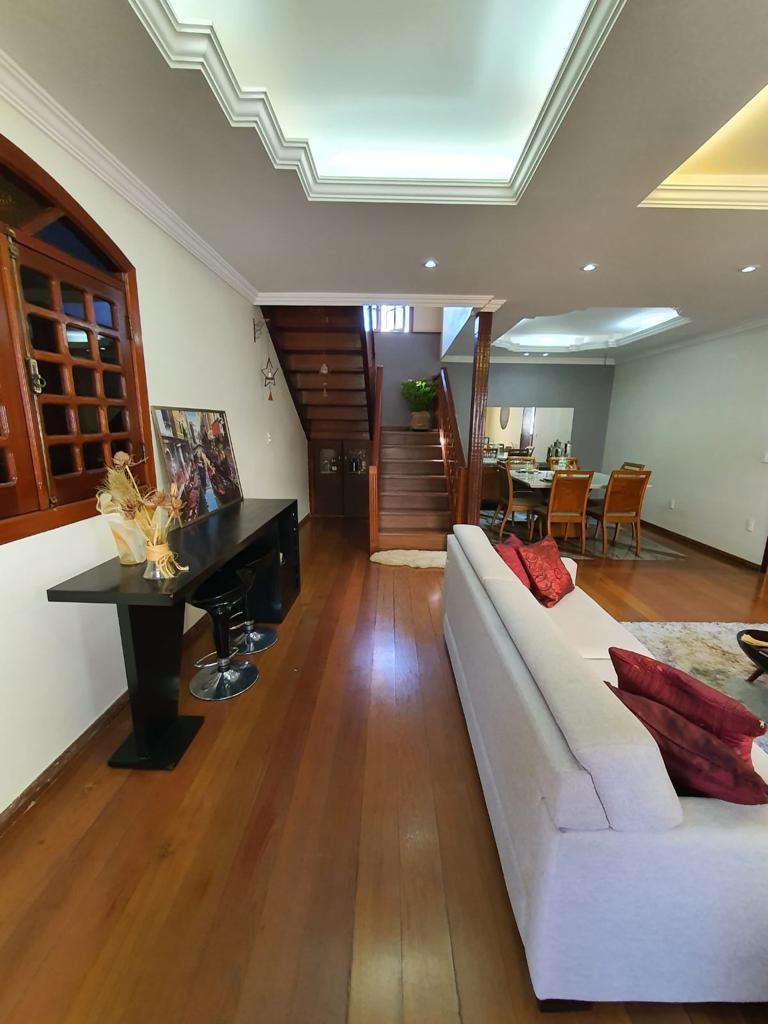 Casa, Sagrada Família, 4 Quartos, 6 Vagas, 1 Suíte