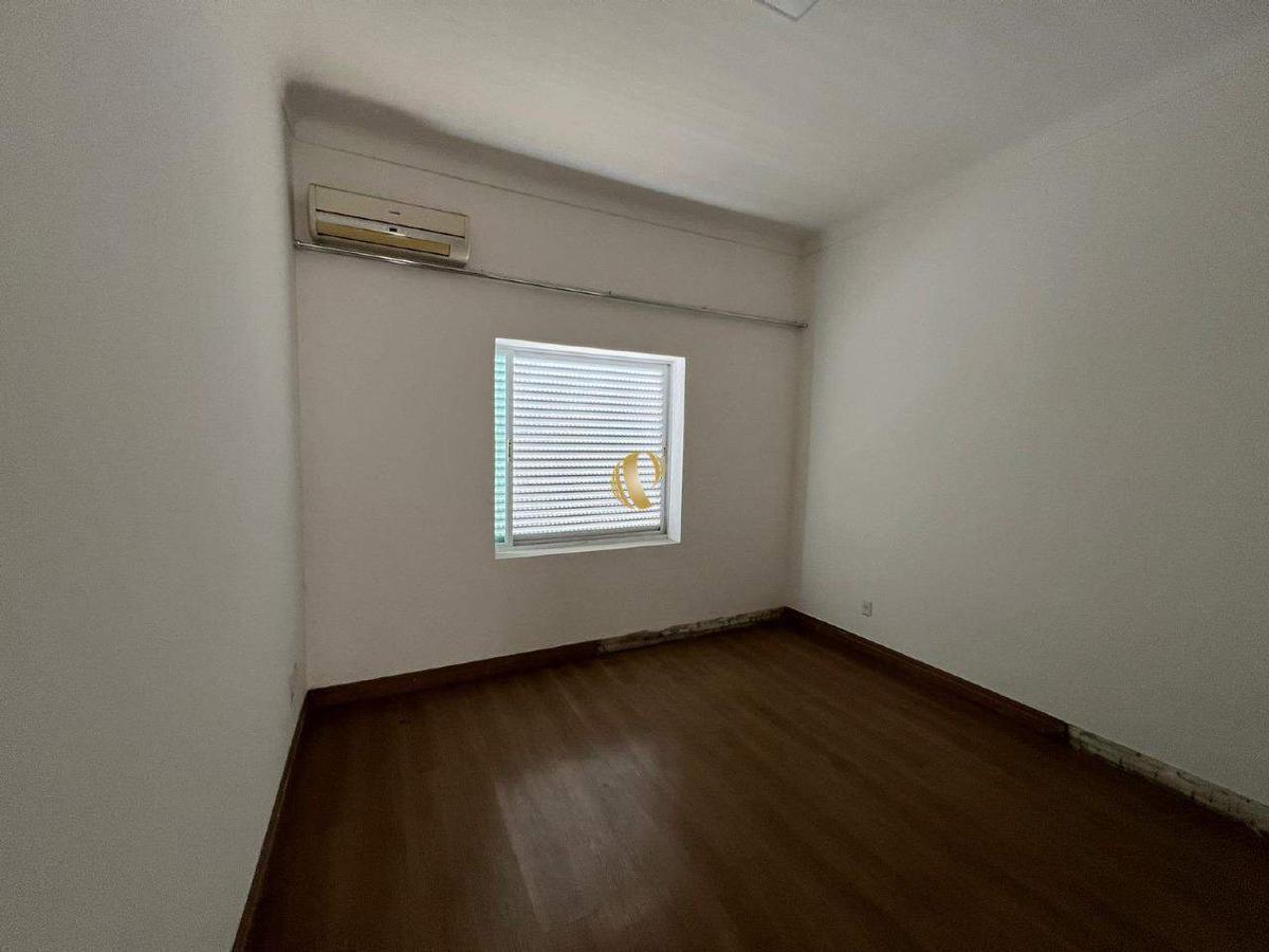 Casa, Centro, 8 Quartos, 15 Vagas, 2 Suítes