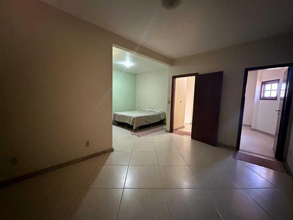 Casa, Lundcea, 4 Quartos, 2 Vagas, 1 Suíte