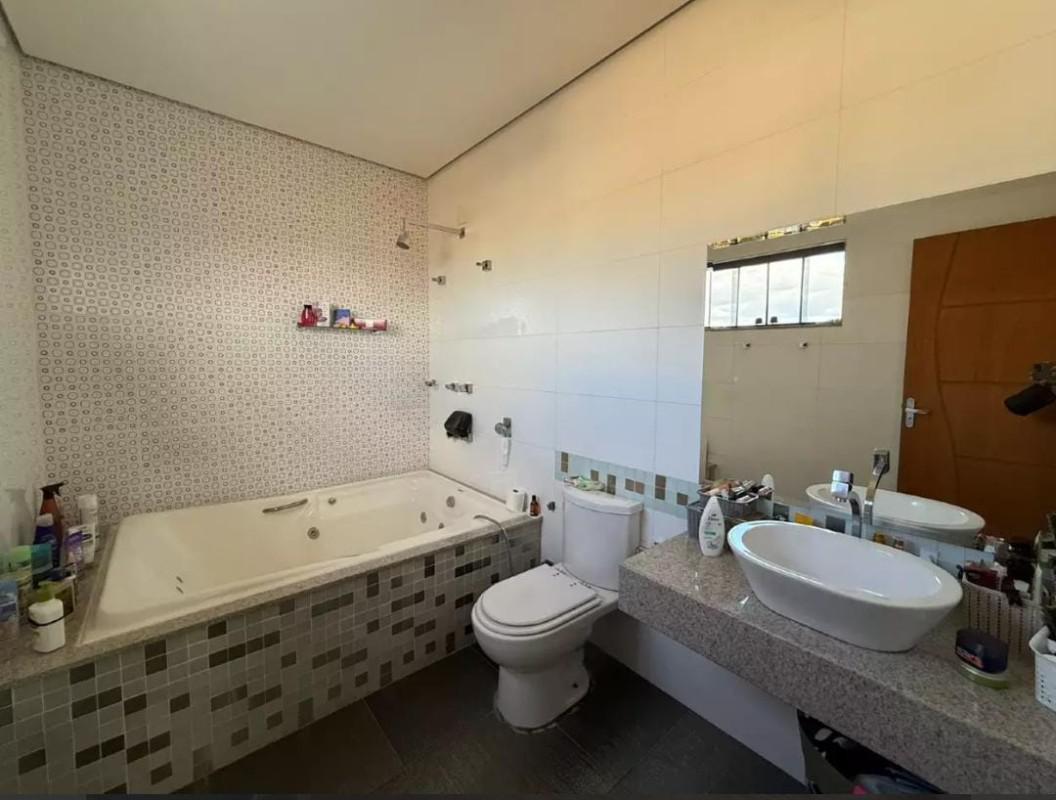 Casa, Diamante, 5 Quartos, 3 Vagas, 1 Suíte