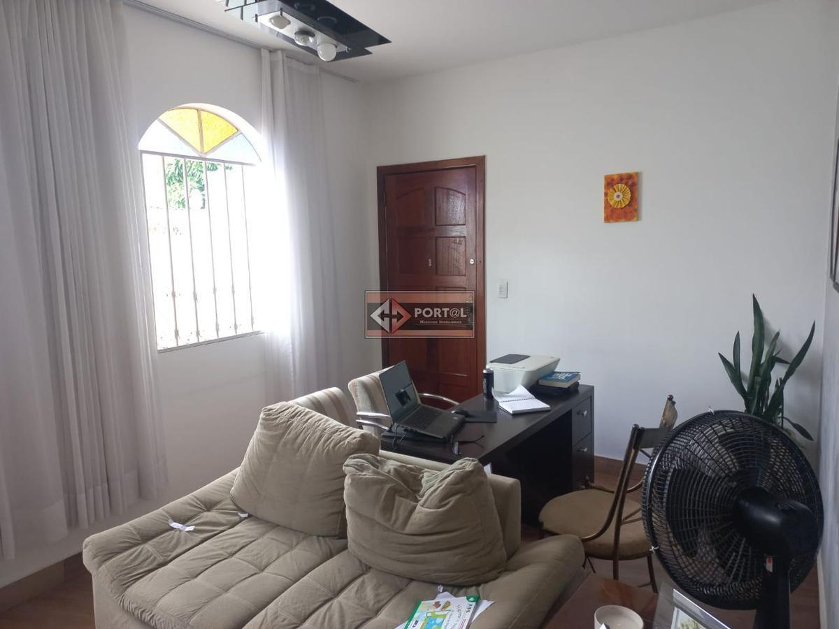 Casa, Vila Clóris, 3 Quartos, 4 Vagas, 1 Suíte