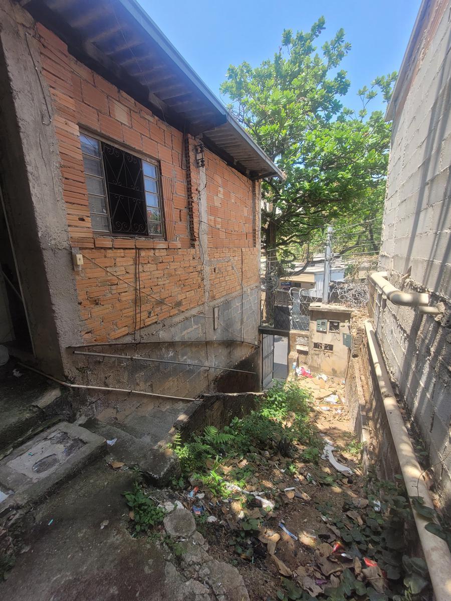 Lote, Sagrada Família, 2 Quartos, 4 Vagas