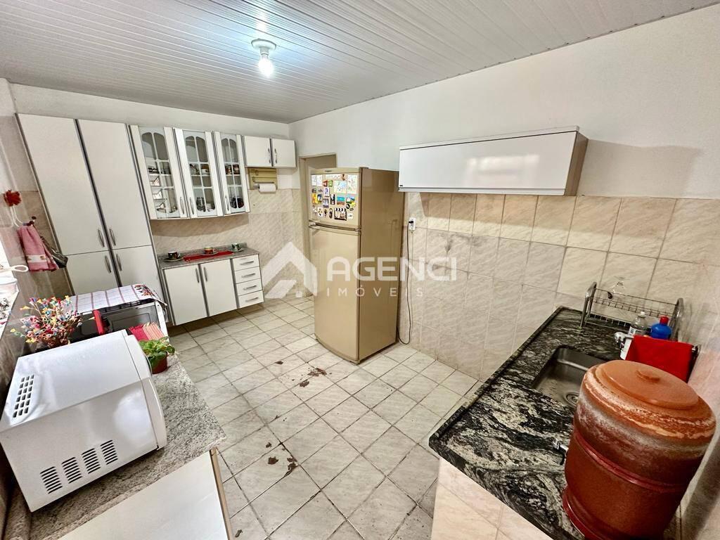 Casa, Coqueiros, 3 Quartos, 0 Vaga, 0 Suíte