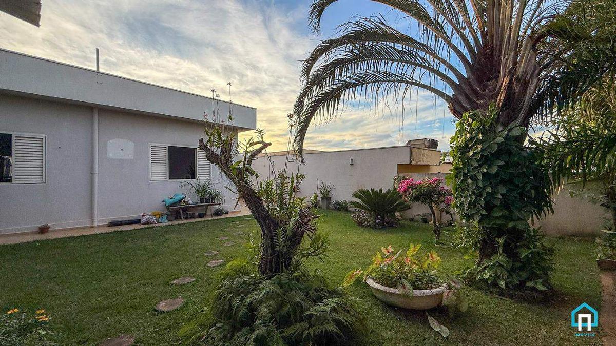 Casa, Centro, 4 Quartos, 4 Vagas, 2 Suítes