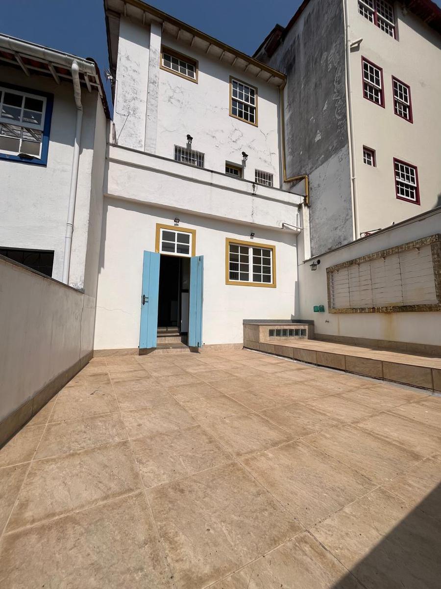 Casa, Centro, 5 Quartos, 0 Vaga, 1 Suíte