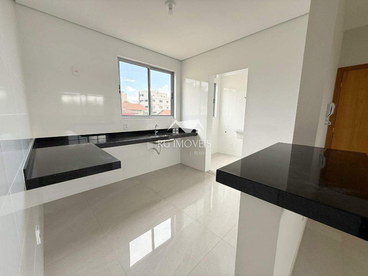 Apartamento, Barreiro, 3 Quartos, 2 Vagas, 1 Suíte
