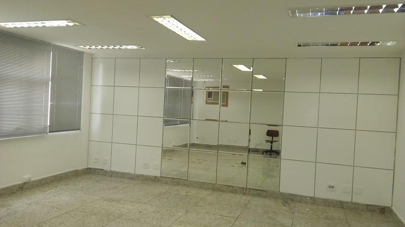 Sala, Barro Preto, 0 Quarto, 2 Vagas