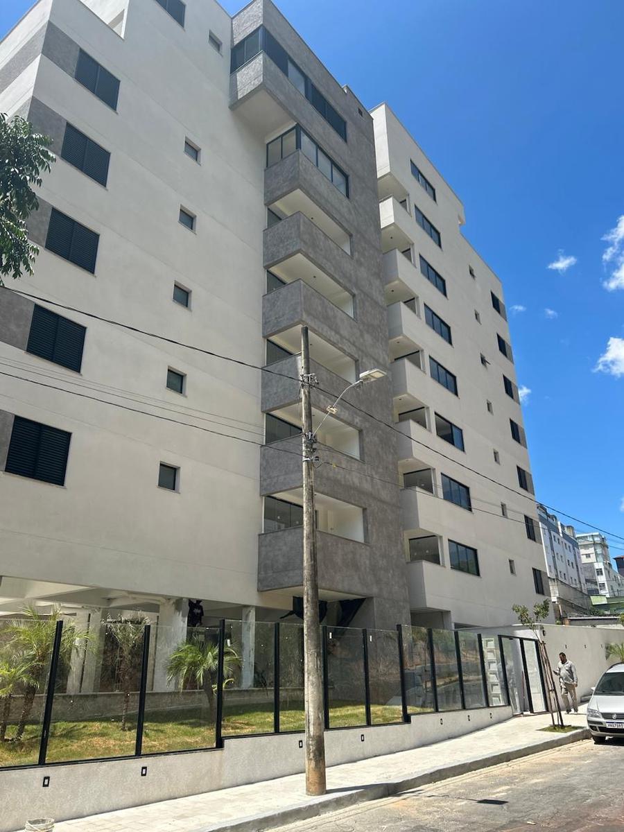 Cobertura, Sagrada Família, 4 Quartos, 2 Vagas, 1 Suíte