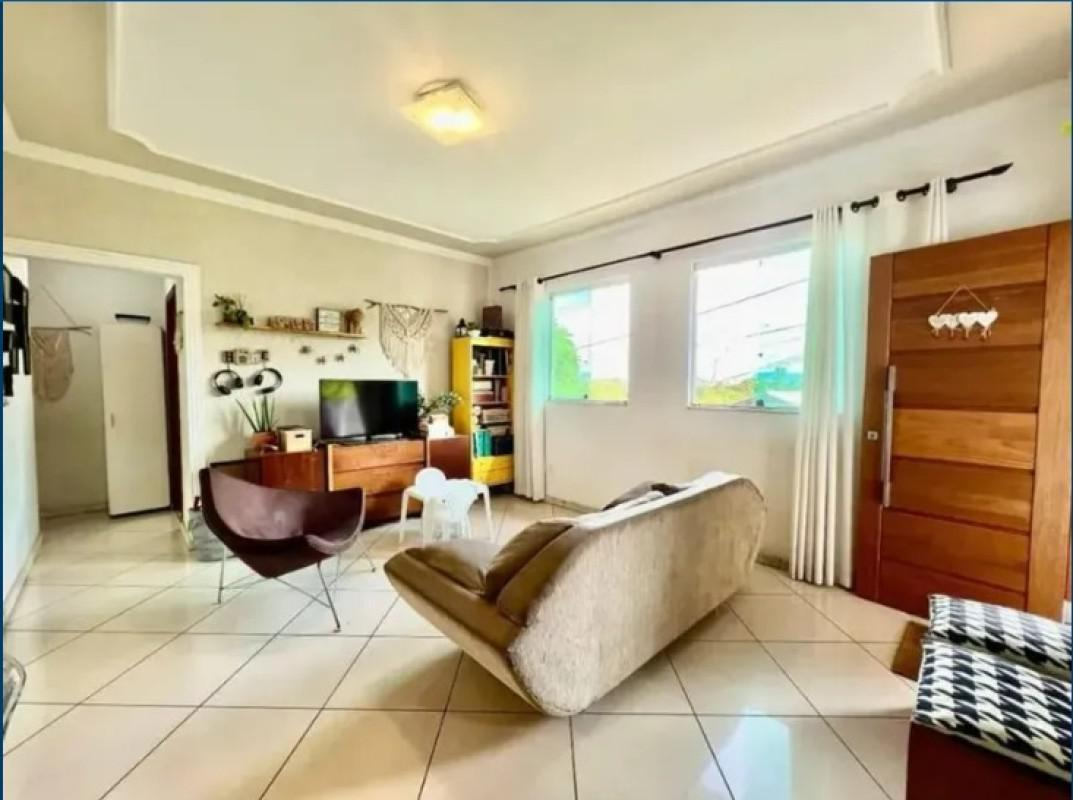 Casa, Trevo, 3 Quartos, 4 Vagas, 1 Suíte