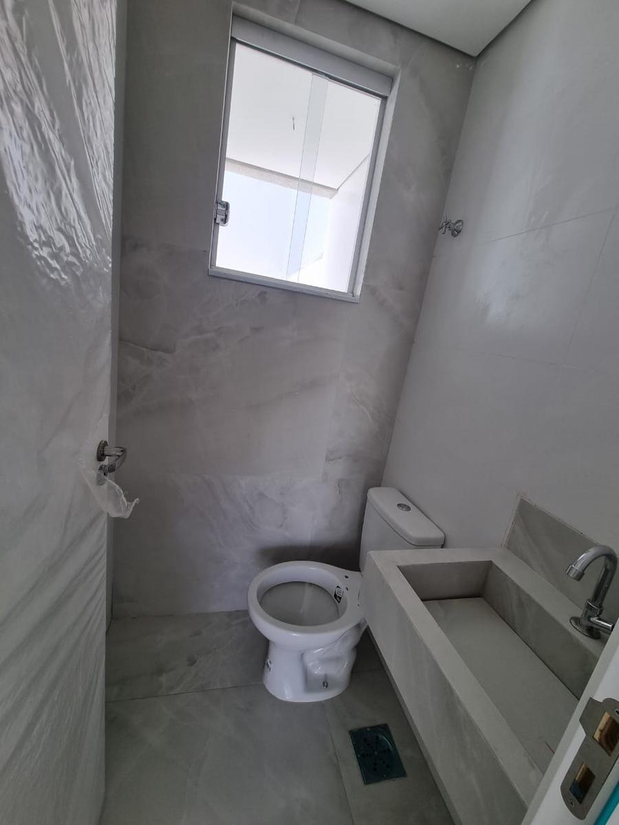 Casa, Planalto, 2 Quartos, 1 Vaga, 2 Suítes