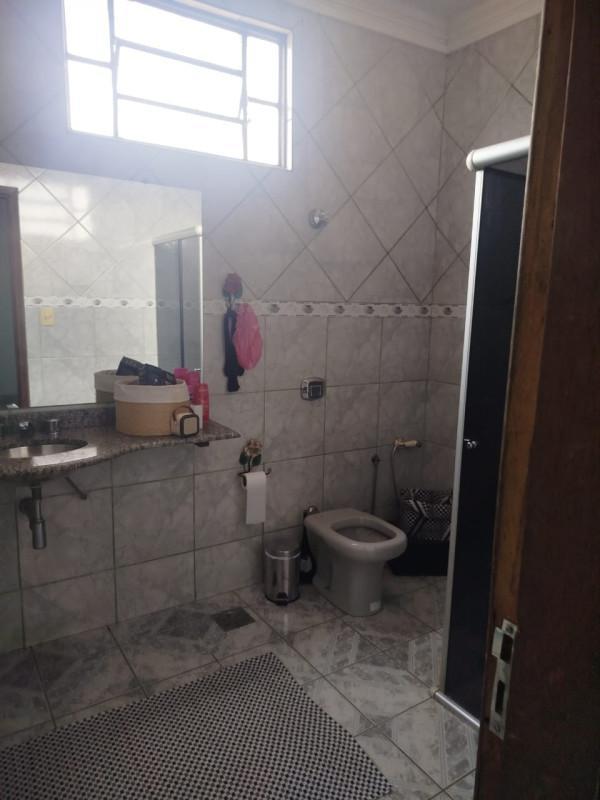 Casa, Bandeirantes, 4 Quartos, 10 Vagas, 2 Suítes