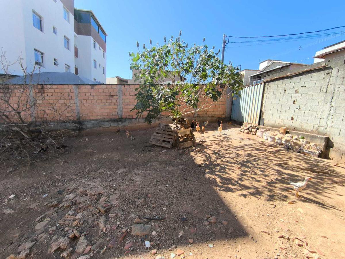 Lote, Pedra Azul, 0 Quarto, 0 Vaga