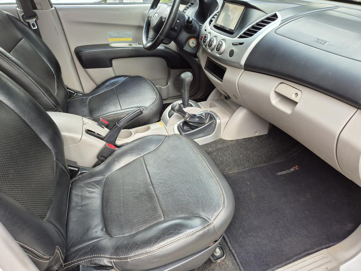 Mitsubishi L200 Triton Hpe 3.2 CD Tb Int.diesel Aut
