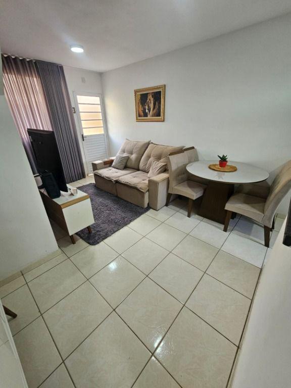 Casa, Vila Francisco de Moura, 2 Quartos, 1 Vaga