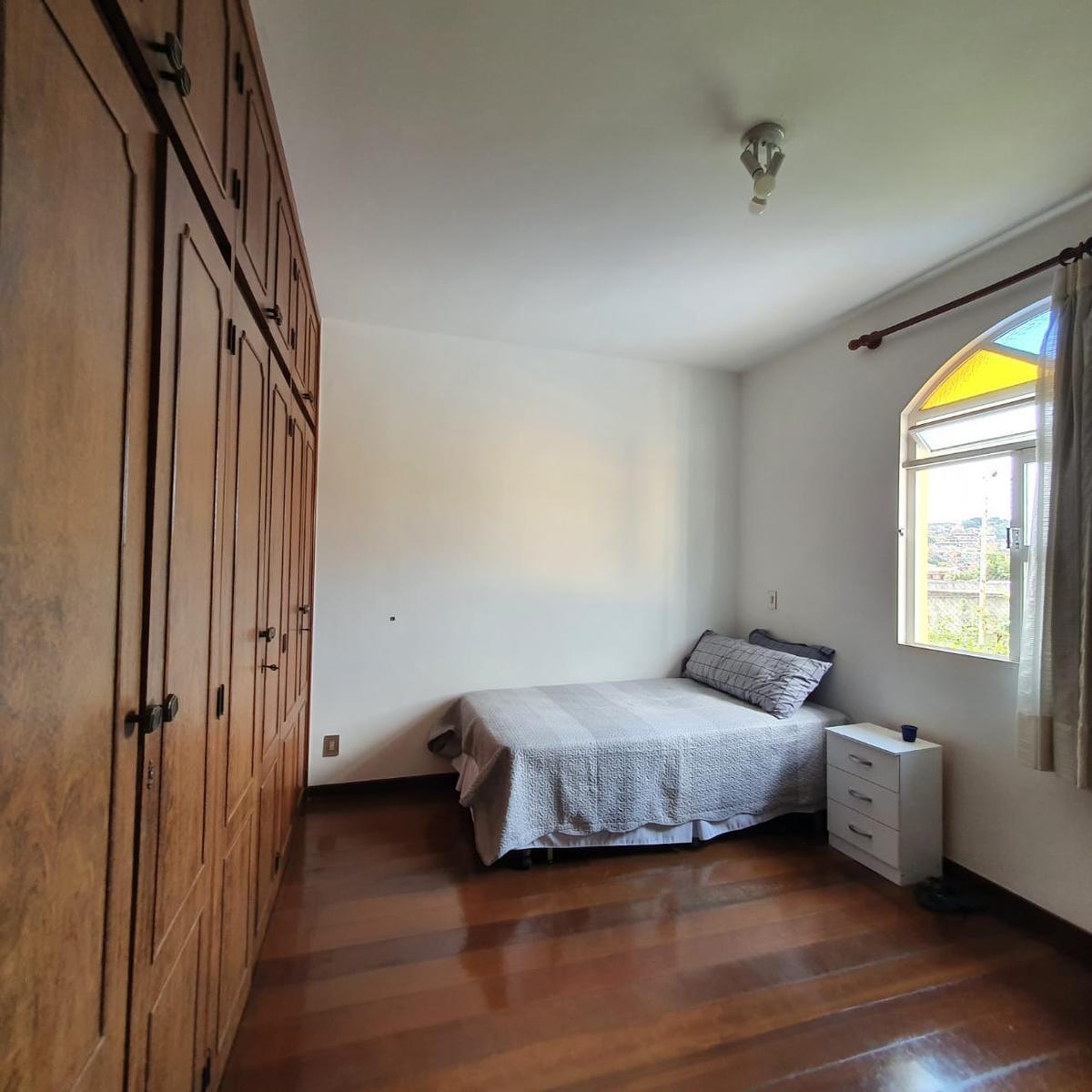 Casa, Santa Cruz, 4 Quartos, 6 Vagas, 2 Suítes